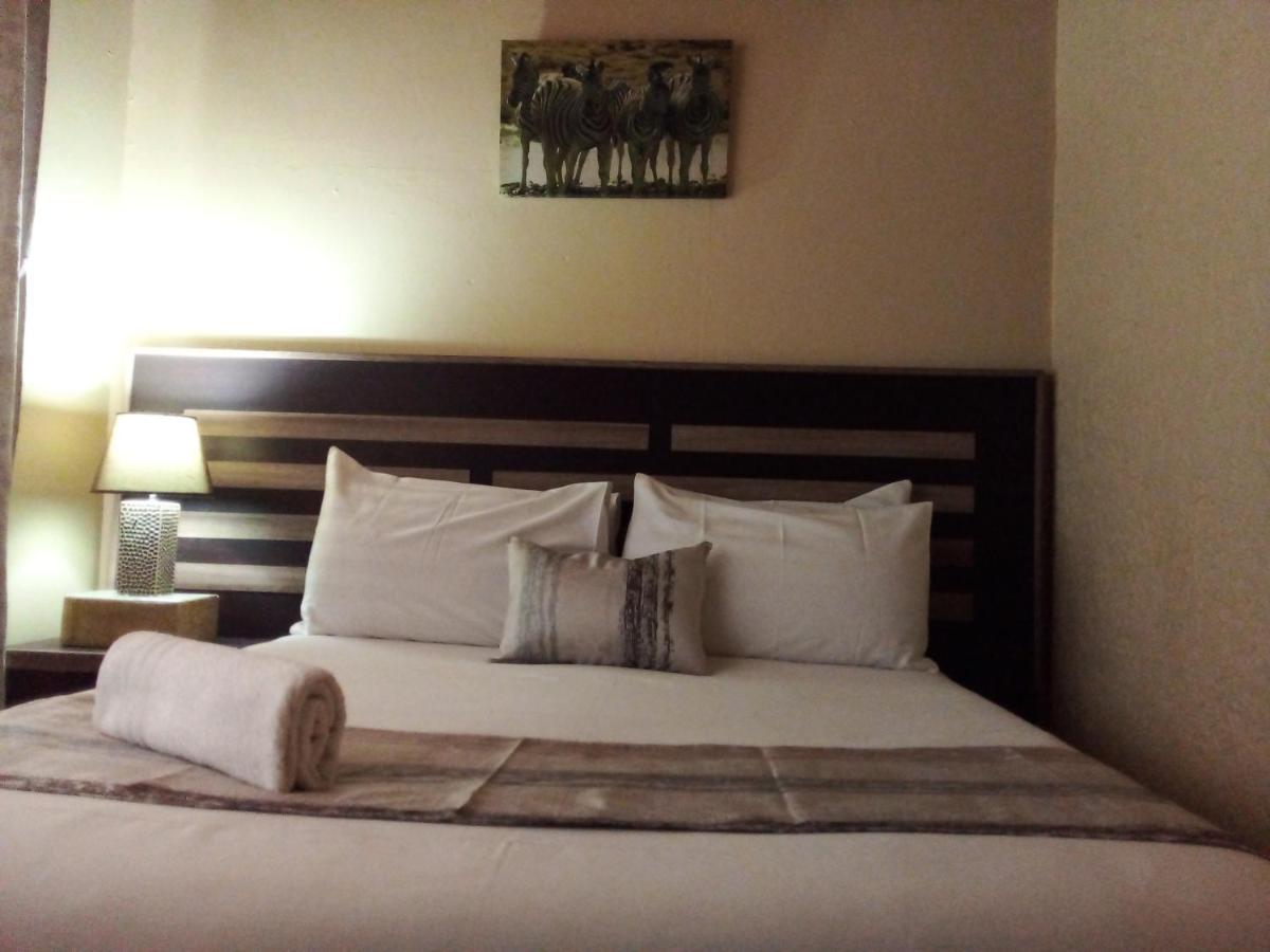 Acacia Guesthouse Kempton Park Esterno foto
