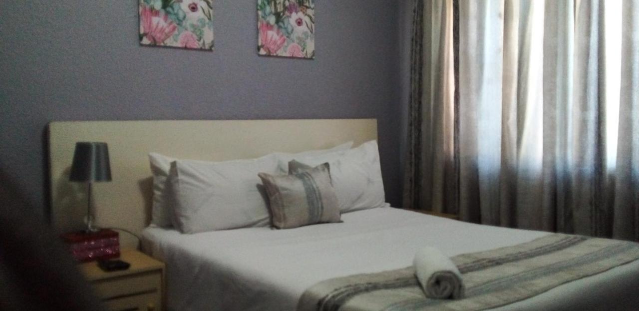 Acacia Guesthouse Kempton Park Esterno foto
