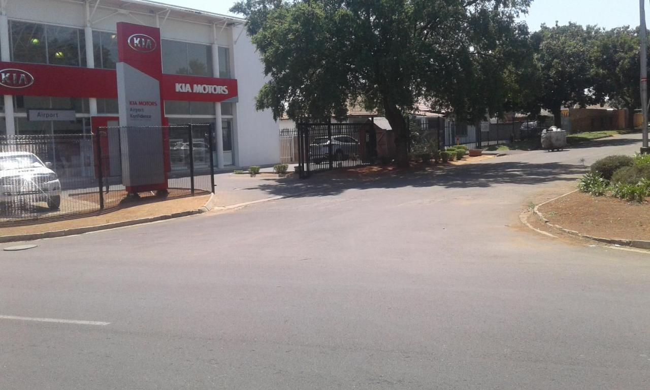 Acacia Guesthouse Kempton Park Esterno foto